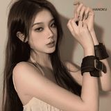 Còng tay BDSM trói buộc nàng tăng khoái cảm