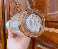 Máy Quay Tay Tự Động Beas Girlfriend - Xoay Đảo Chiều 360 Độ, Rung Rên Kích Thích Cho Nam