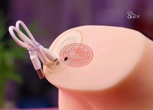 Khối mông giả silicon có lông Manmiao rung rên khi vỗ