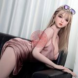 em gái Erlan xinh đẹp, sang chảnh