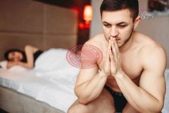 Chai xịt xhống xuất tinh sớm Strong Men 30ml chính hãng - kéo dài thời gian, thấm nhanh không nhờn rít, dùng trước khi quan hệ - giao hàng che tên kín đáo