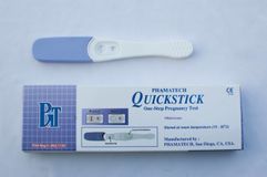 Bút thử thai QUICKSTICK MIDSTREAM hộp 1 bút thử