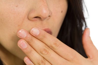 Da nổi bóng nước là bệnh gì? Có nguy hiểm hay không? Điều trị như thế nào?