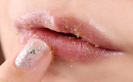 Top 15 cách tẩy tế bào chết môi từ những nguyên liệu sẵn có, rẻ tiền