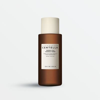 Nước hoa hồng Skin1004 Madagascar Centella Probio-Cica Essence Toner 210ml - Giúp Làm Dịu, Se Khít Lỗ Chân Lông, Phù Hợp Với Da Nhạy Cảm
