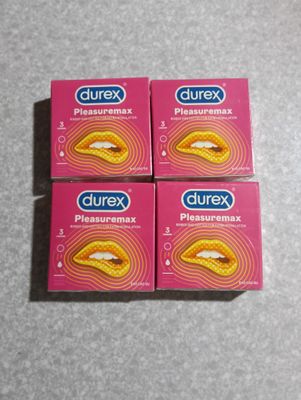 Combo 4 hộp Bao cao durex gân gai, hộp 3 cái, che tên sp 