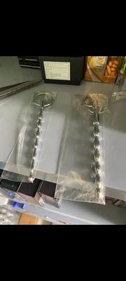 Cây thông lỗ tiểu, che tên sản phẩm 