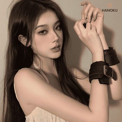 Còng tay BDSM trói buộc nàng tăng khoái cảm