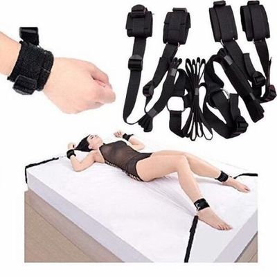Bộ dây trói tay chân ở giường chơi BDSM