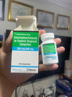 Viên uống PrEP mylan dự phòng ngừa trước phơi nhiễm HIV bảo vệ bạn khỏi HIV khi Qh che tên sp