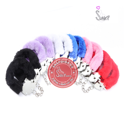 (Snapshop) Còng Tay Số 8 Bằng Thép Có Lót Lông Chính Hãng