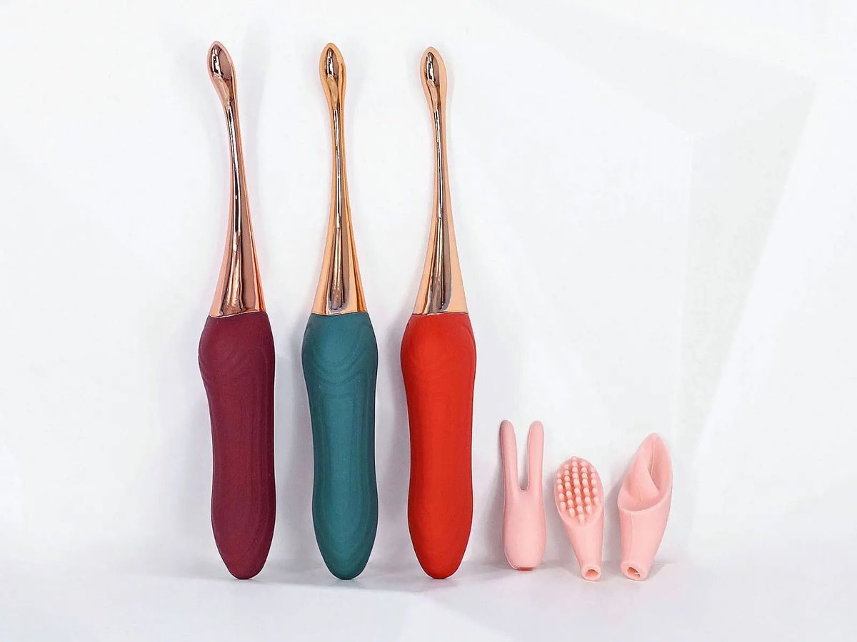 Máy mát xa điểm G 3 đầu pin sạc nhỏ gọn