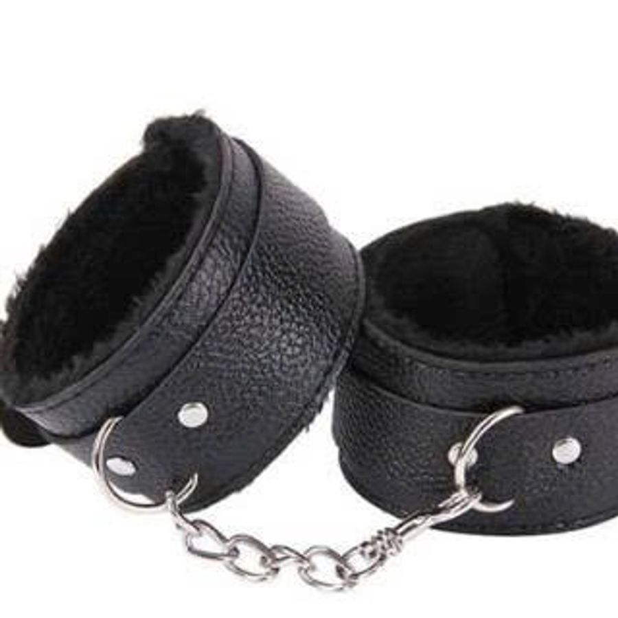 Bộ Còng Tay Bạo Dâm Bằng Da Lót Nhung Êm Ái Cao Cấp (SM16)