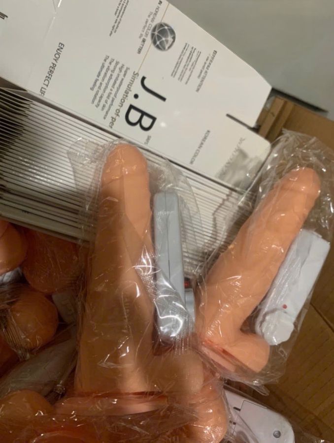 Dương vật giả, rung , thụt, có dây, dùng pin, che tên sp