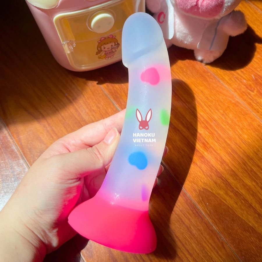 (Có video) Dương vật giả dính tường trái tim màu hồng nhỏ xinh