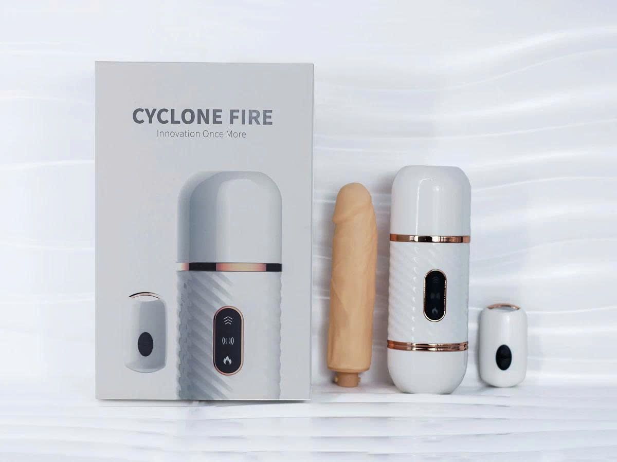 Dương vật giả Cyclone Fire có đế rung thụt điều chỉnh từ xa
