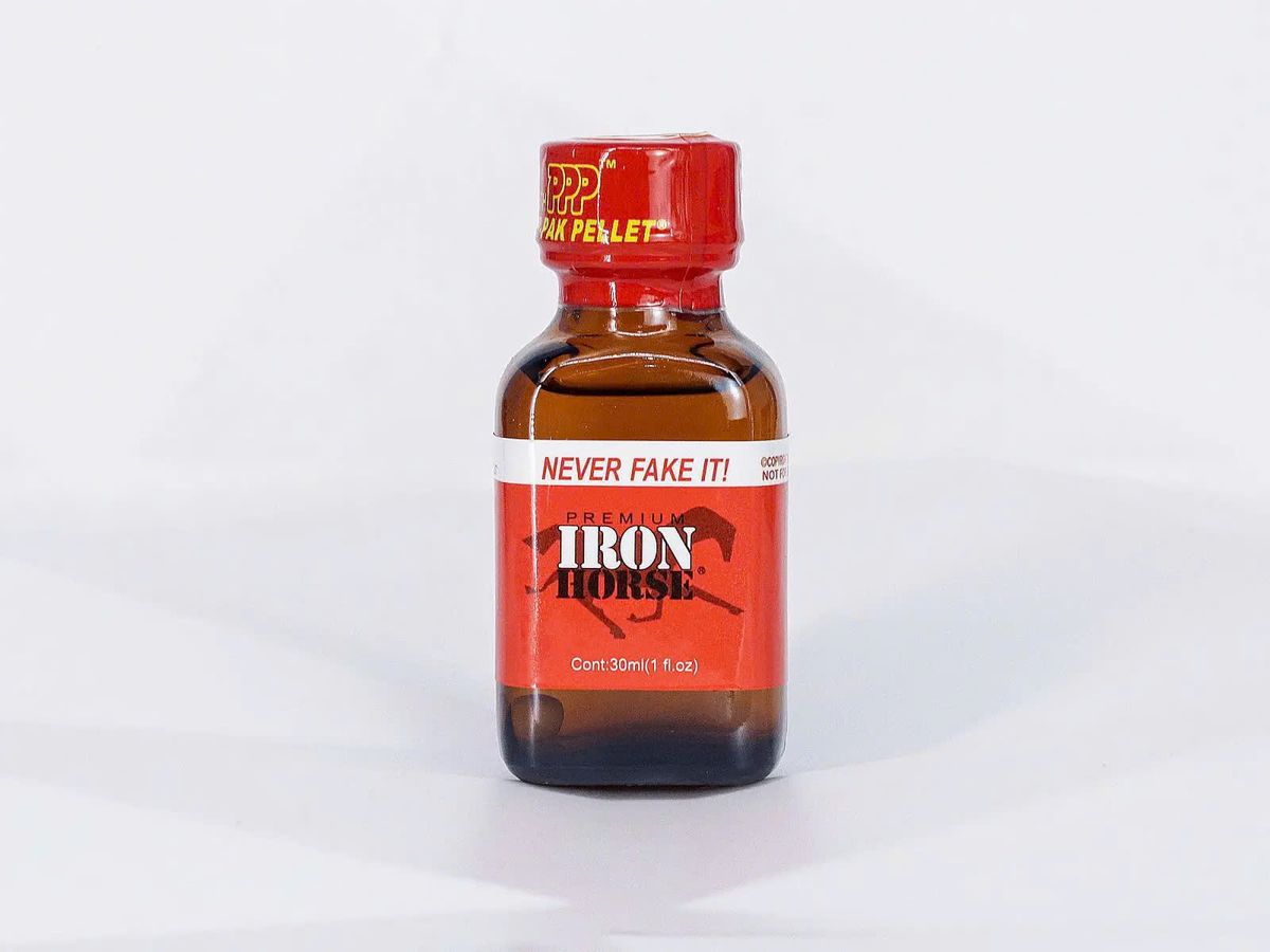 Chai hít Iron Horse 30ml kích thích tăng cảm giác hưng phấn