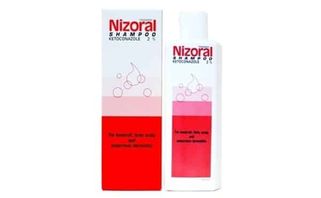 Dùng dầu gội trị nấm da đầu Nizoral có tốt không?