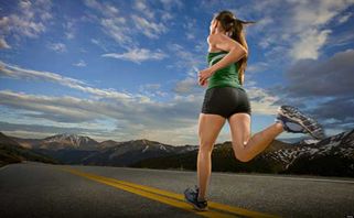 Chạy bộ đúng cách có khó không? Làm thế nào để chạy không bị mệt, chân không to?