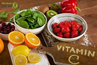 Dược sĩ tư vấn sử dụng Vitamin C 500mg an toàn, hiệu quả