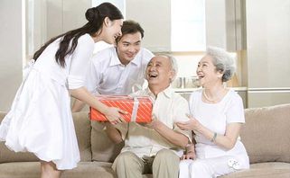 Top 7 món quà tặng Tết ý nghĩa dành cho người thân, bạn bè