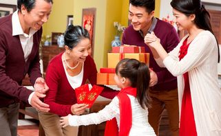 15 gợi ý tặng quà tết cho người lớn tuổi ý nghĩa và sang trọng