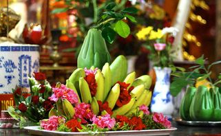 Cách bày mâm ngũ quả đi lễ trong ngày rằm, lễ tết tại đền chùa