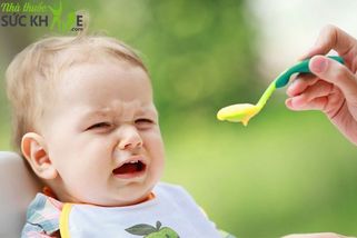 Biếng ăn sinh lý ở trẻ sơ sinh: biểu hiện và giải pháp khắc phục 